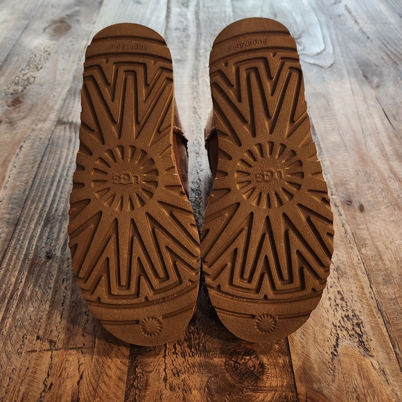 UGG Classic Mini Chestnut Boots - Picture 4 of 5